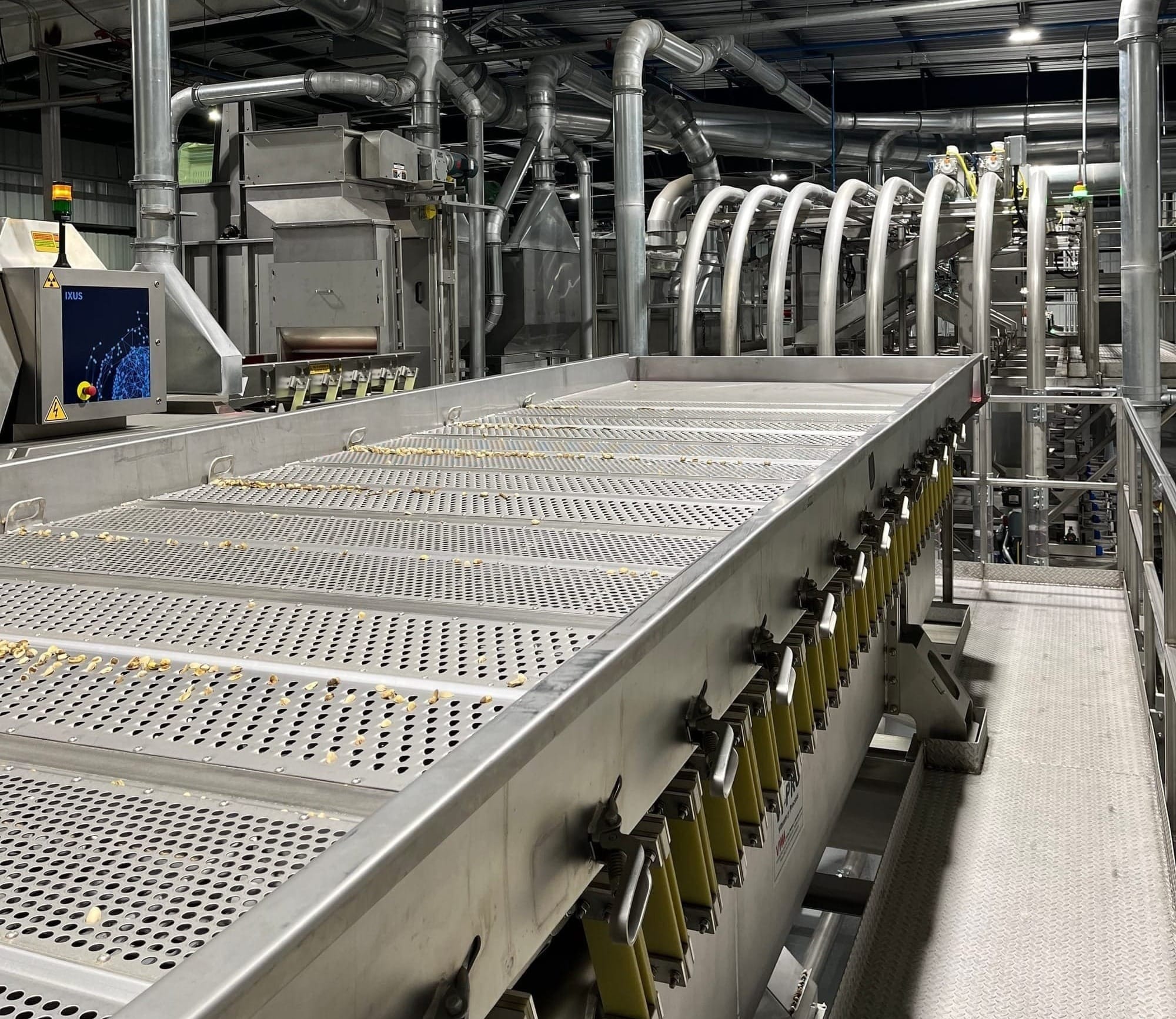 Precision Pistachio Sizing with the VWM Vi-Pro Vibratory Conveyor