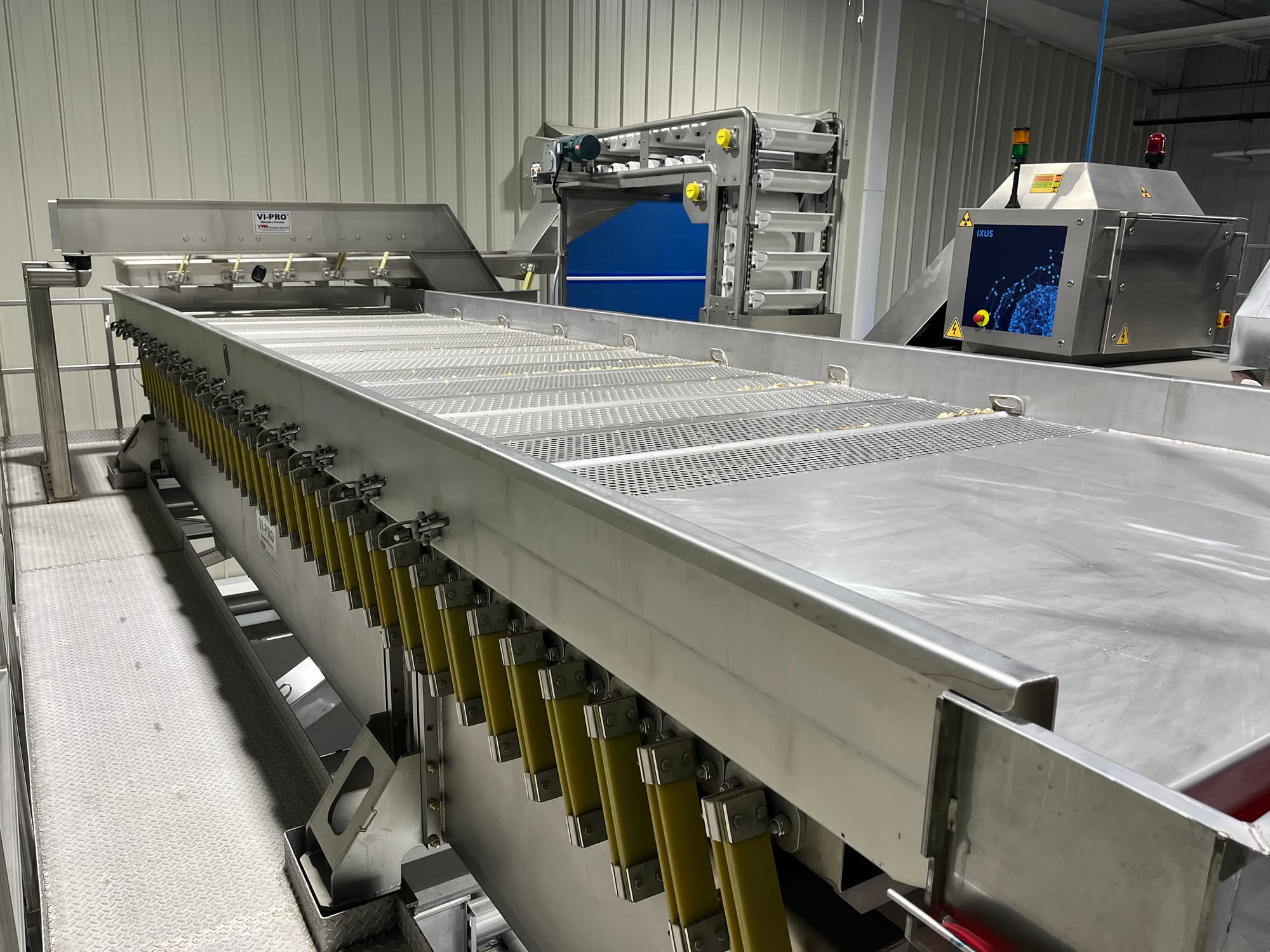 Precision Pistachio Sizing with the VWM Vi-Pro Vibratory Conveyor